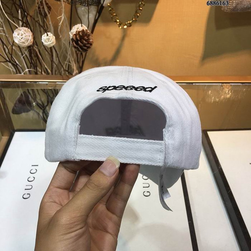 Ba*len*cia*ga hat